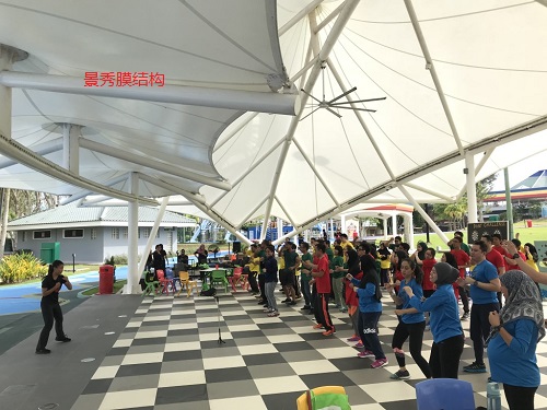 膜結(jié)構(gòu)雨棚與塑料雨棚對比
